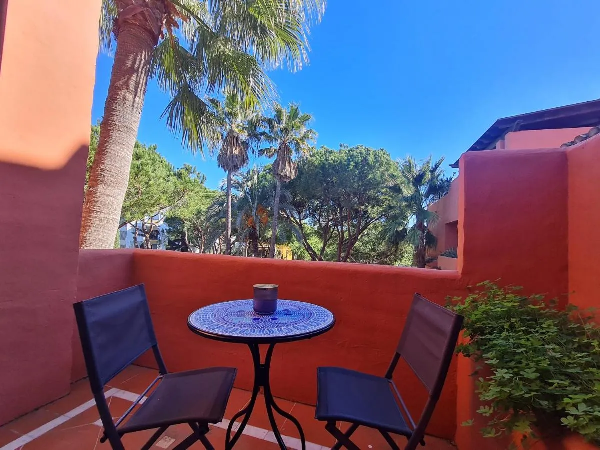 Image 4 of Luxury Spacious Penthouse & garage 150m to Beach