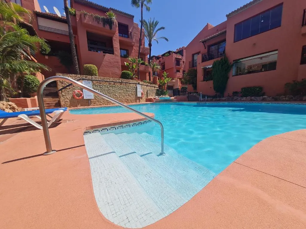 Image of Luxury Spacious Penthouse & garage 150m to Beach