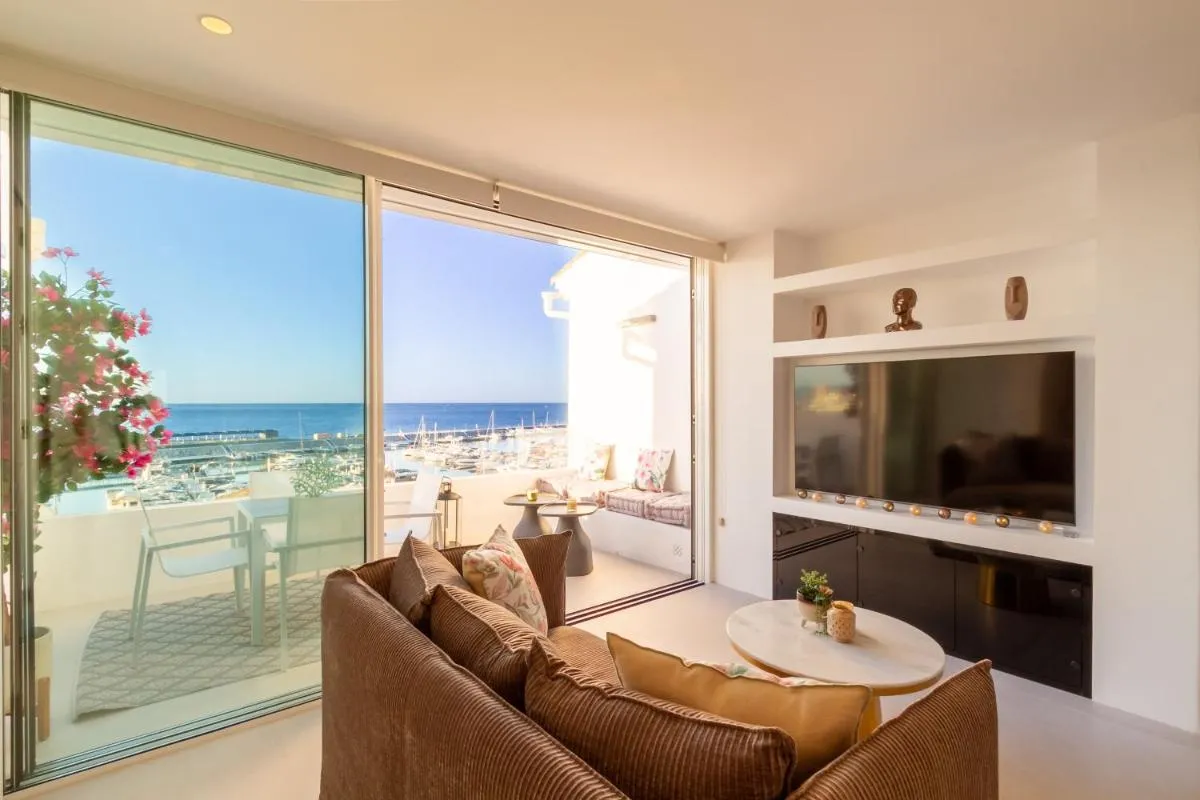Image 4 of MARBELLA BANUS SUITES – Brand New and Exclusive Banus Port Seafront Flat