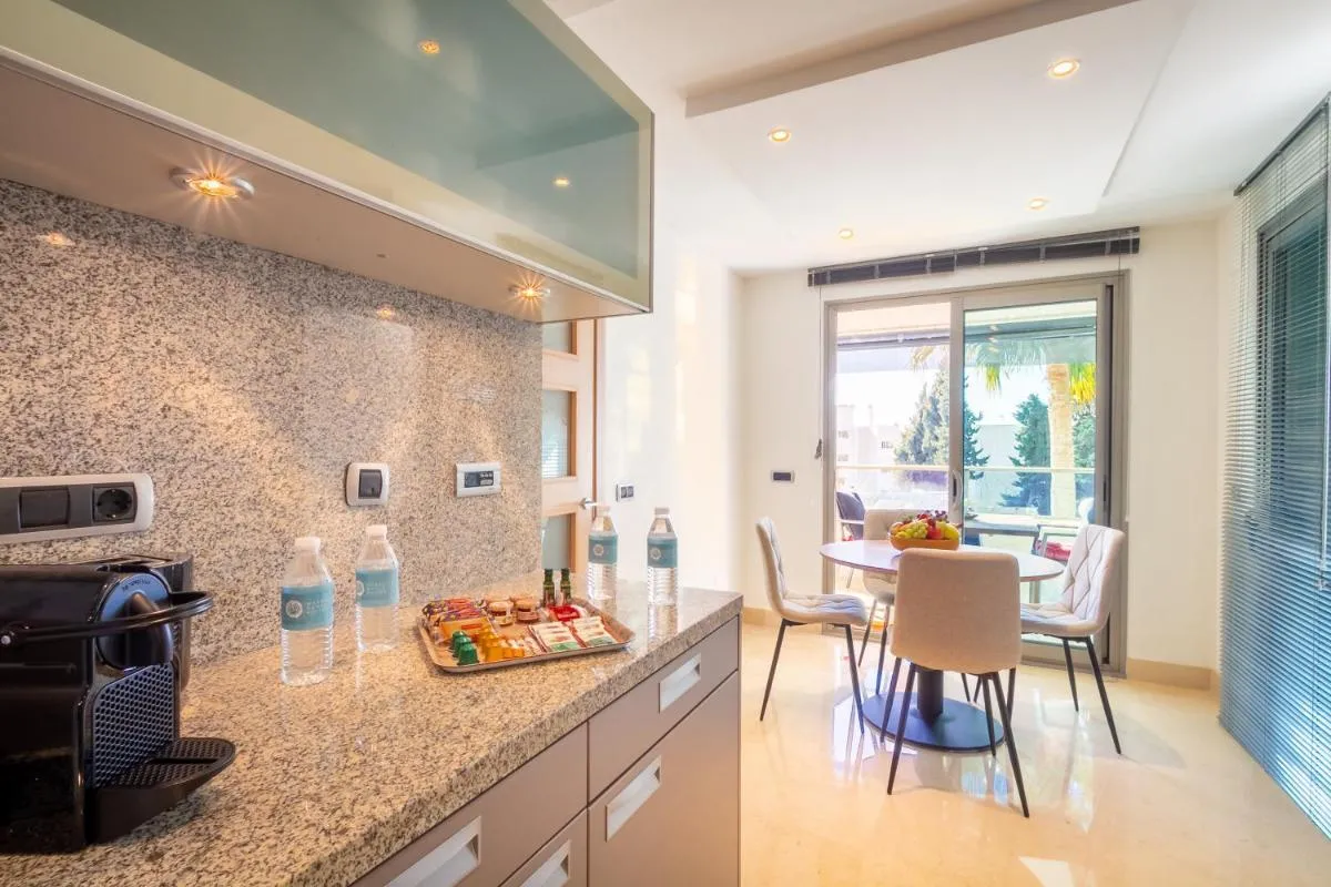 Image 2 of MARBELLA BANUS SUITES – Golden Mile Jardines del Príncipe Apartment 3
