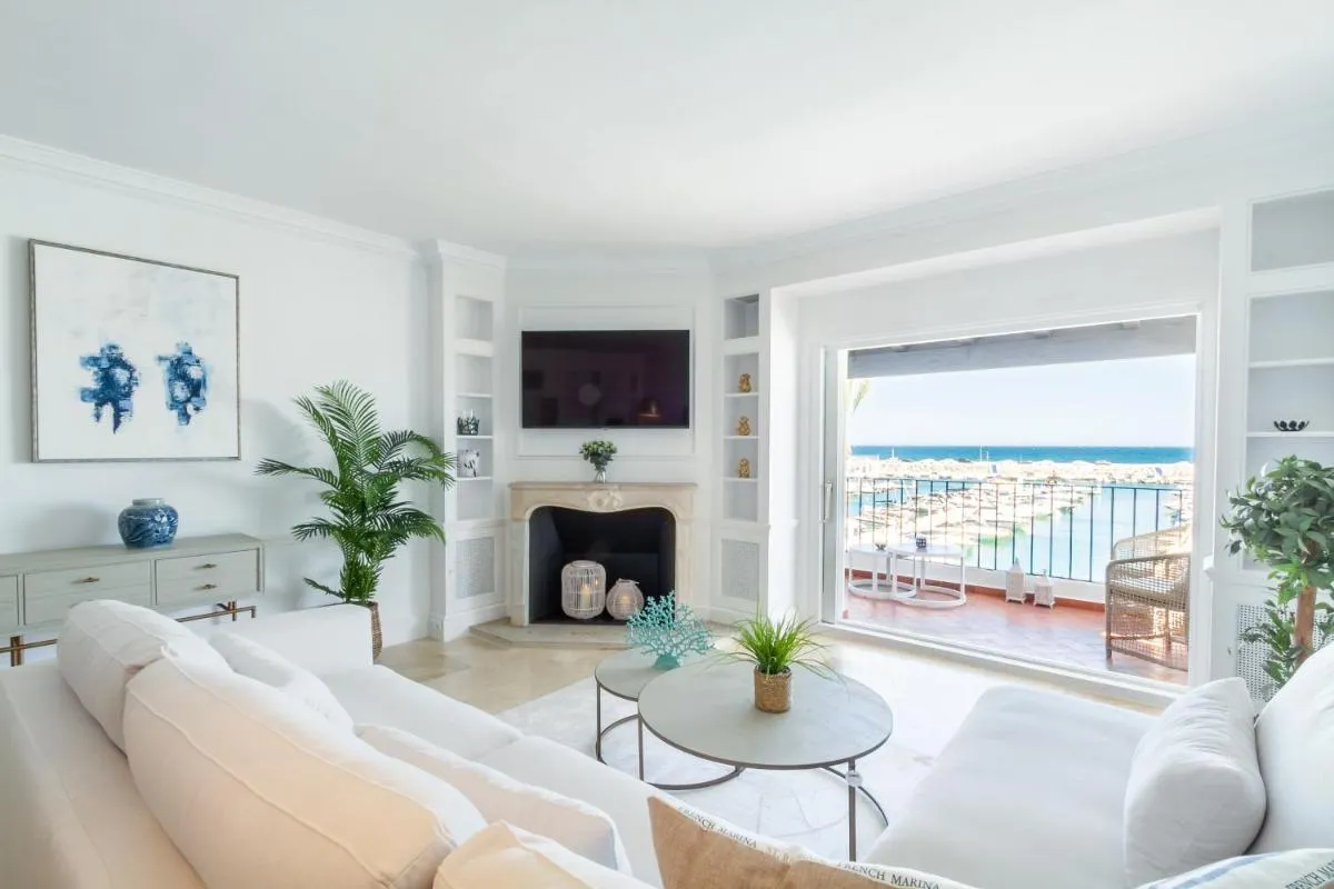 Image 2 of MARBELLA BANUS SUITES – Puerto Banus Marina Harbour Seafront Apartment