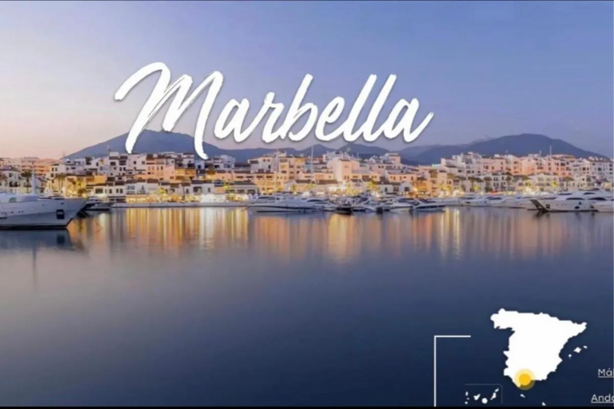 Image 1 of MARBELLA BEACHFRONT – Beachside apartment with stunning sea views