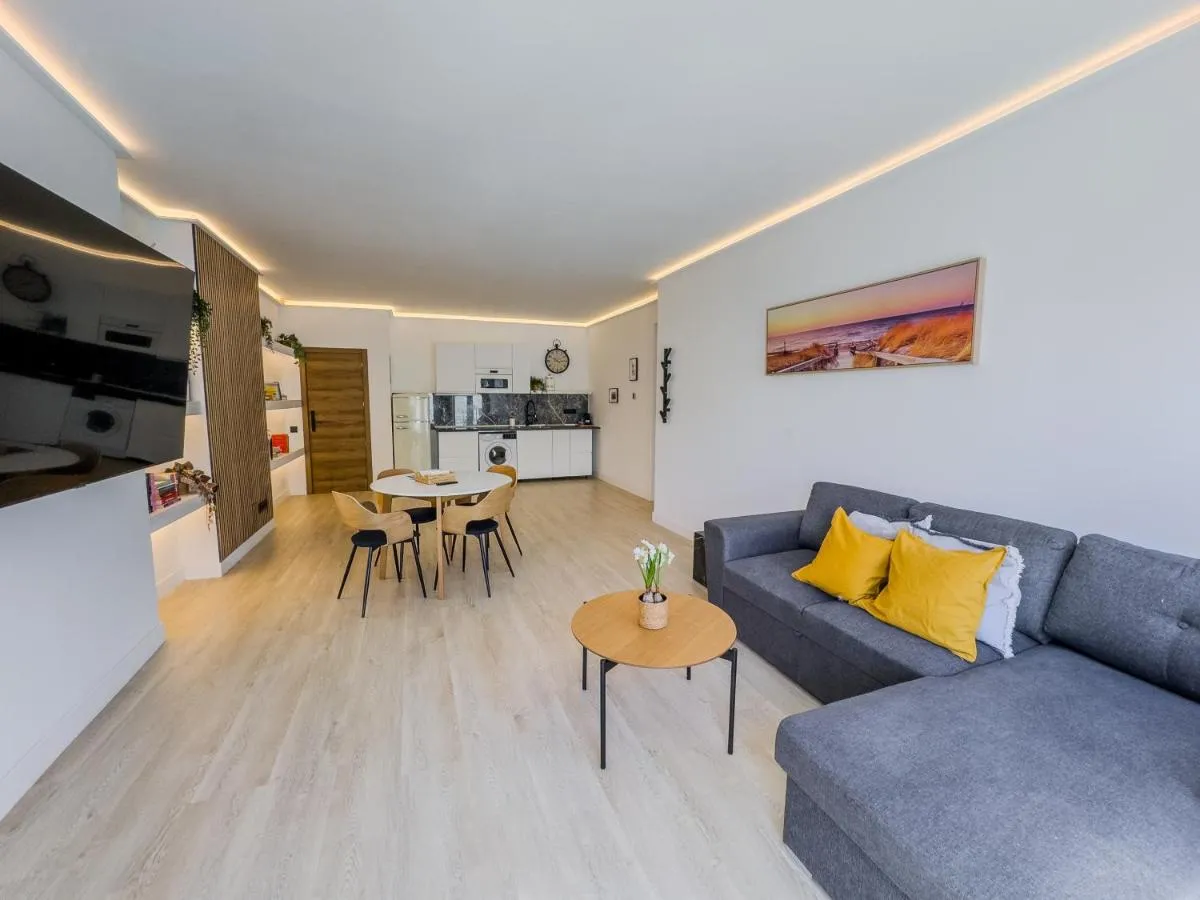Image 3 of Marbella Banus Living