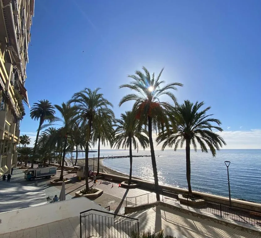 Image of Marbella Beachfront Edificio Mayoral Primera Línea de Playa y Centro Ciudad con Barco Opcional