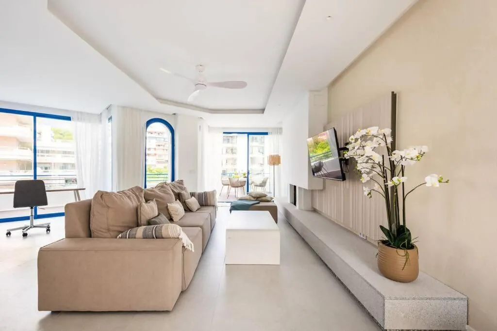 Image 1 of Marbella House imponente ático con piscina privad