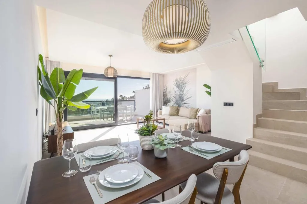 Image of Marbella Lake Luxe Duplex Penthouse Scenic Views