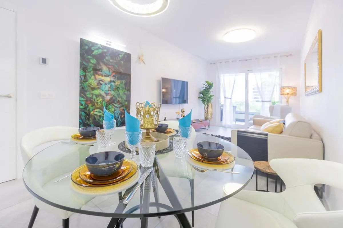 Image 2 of Marbella luxury brand new 2-bedroom apartment, 3 min walk to the beach!
