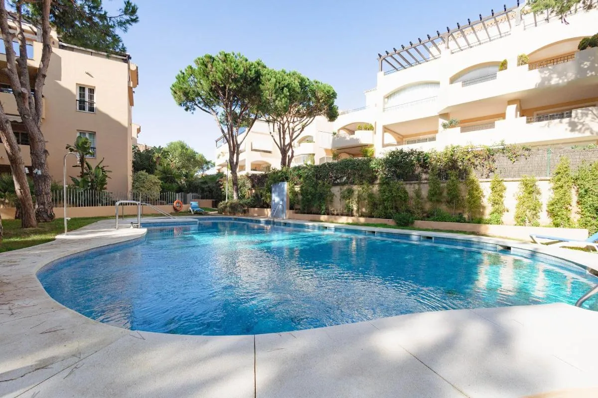 Image 2 of Marbella playa Residencial con piscina