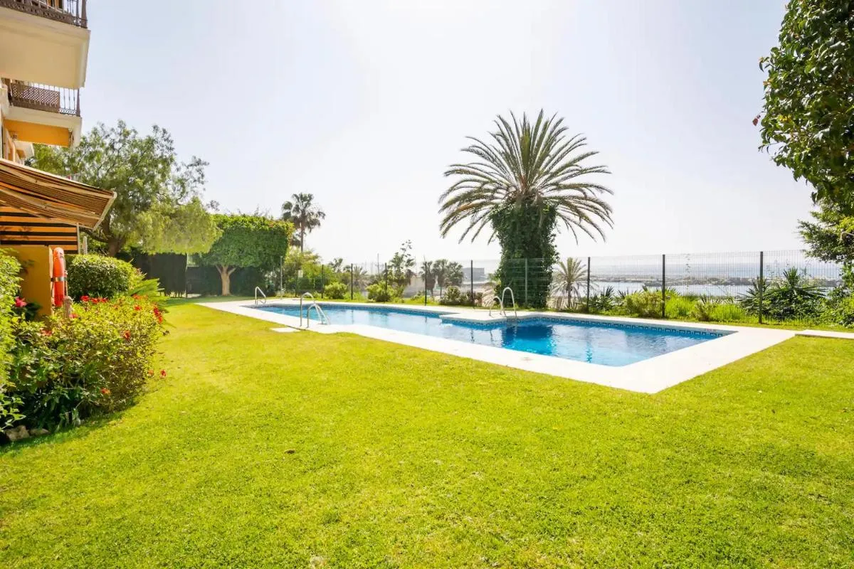 Image 6 of Marbella puerto Andra