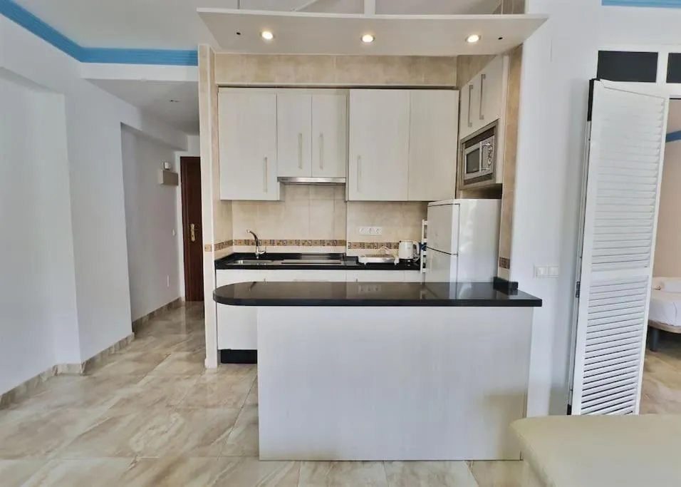 Image 3 of Mediterraneo 408- Estudio con vistas al mar en Marbella centro