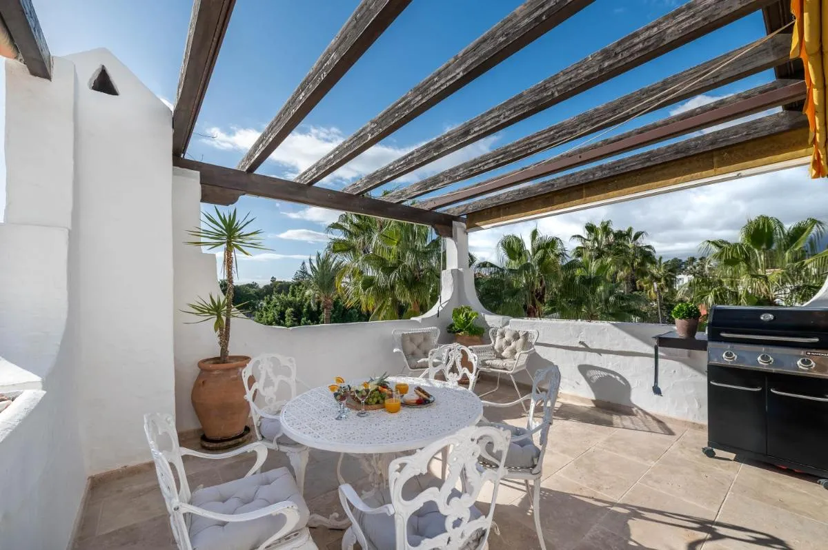 Image 6 of Modern 3 BDRM Apt with Sea Views & Pool Newly Renovated