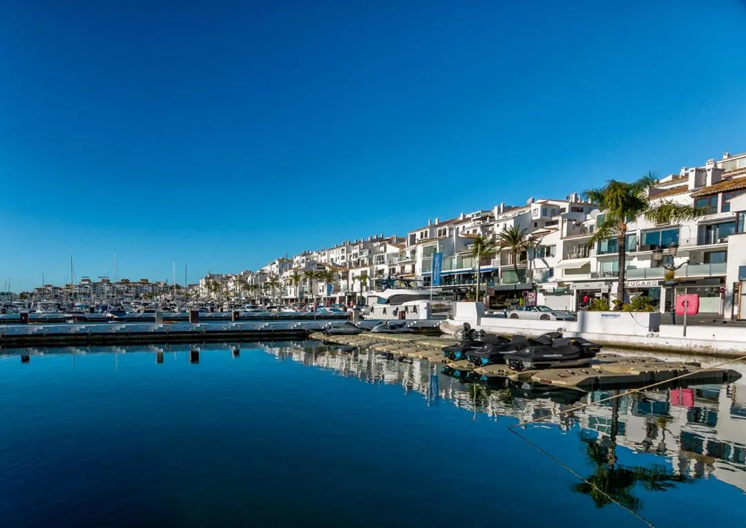 Image 2 of Modern 3 bedroom in Puerto Banus with sea views
