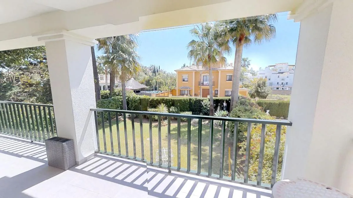Image 5 of Modern Coastal Apartment Near Puerto Banús