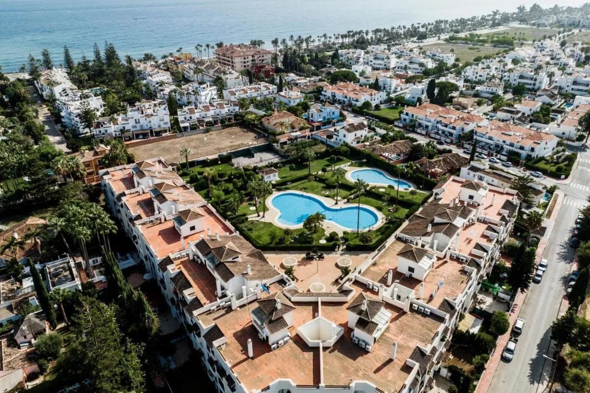 Image 2 of Modern Coastal Apartment Near Puerto Banús