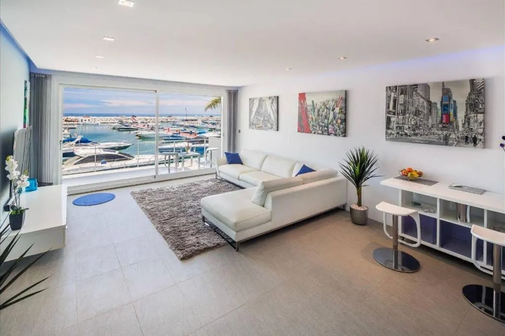 Image of Modern Frontline Puerto Banus Apartment M2