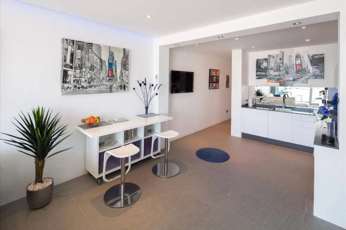 Image 1 of Modern Frontline Puerto Banus Apartment M2