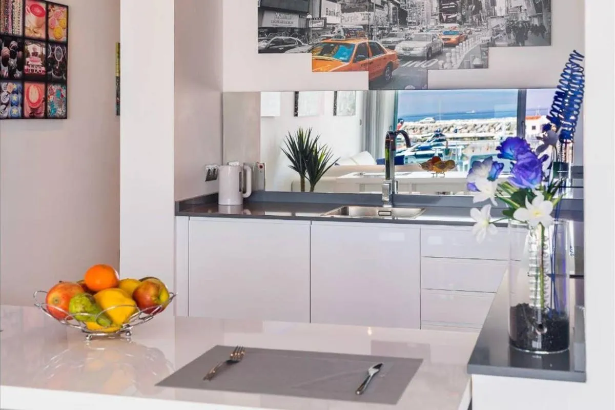 Image 4 of Modern Frontline Puerto Banus Apartment M2
