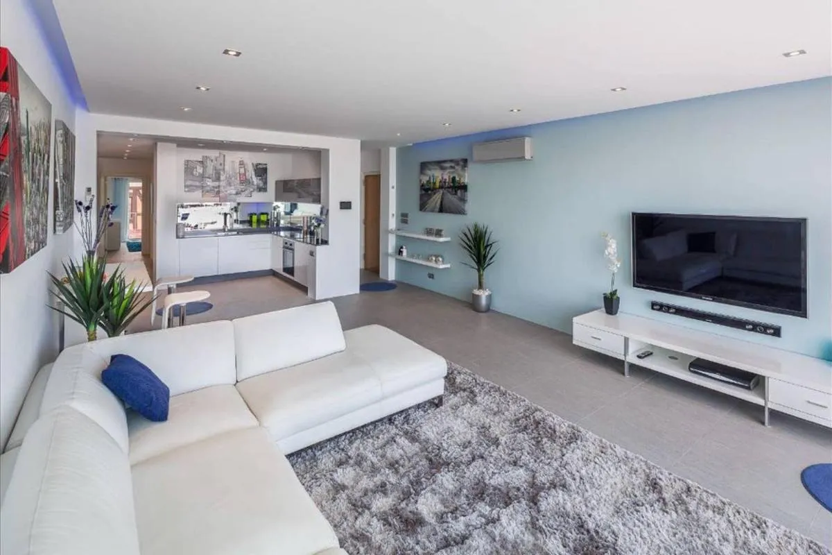 Image 6 of Modern Frontline Puerto Banus Apartment M2