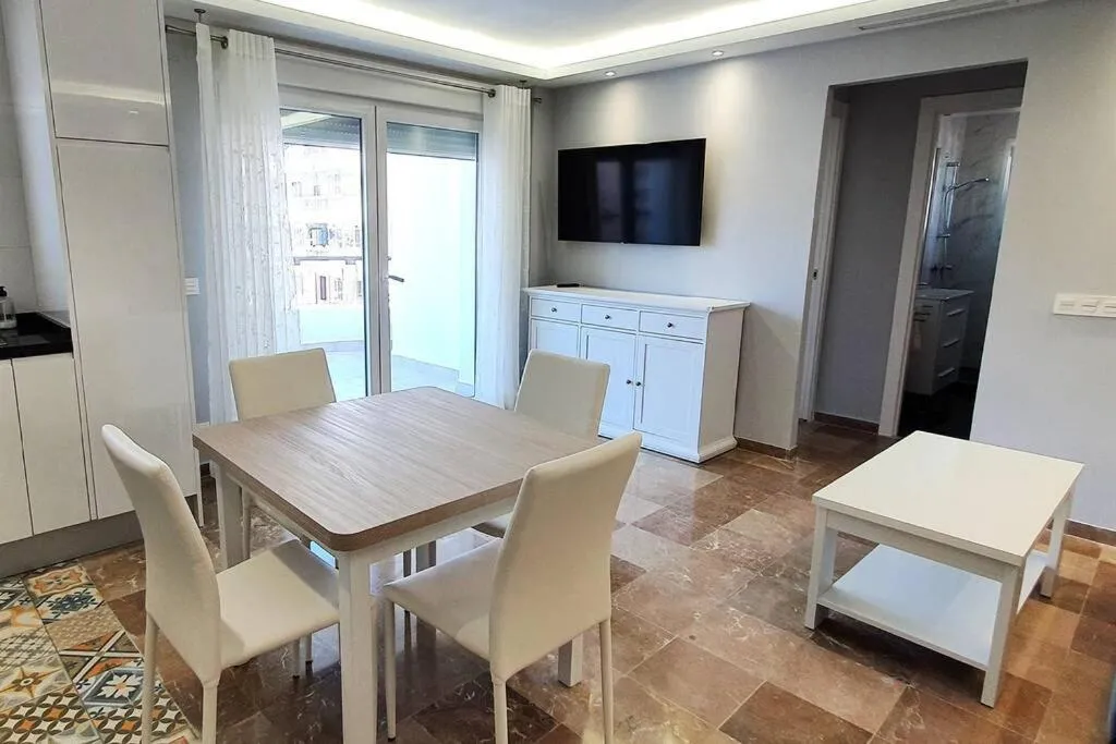 Image 3 of Modern Two Bedroom Apartment in Marbella Centre