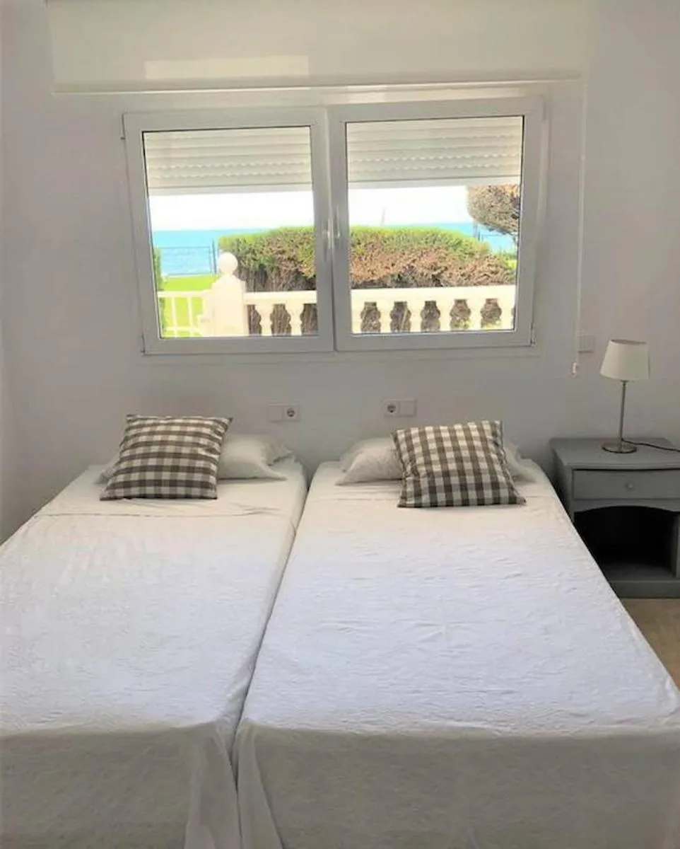 Image 5 of Modern apartment with pool on the beachfront in Marbella by SharingCo