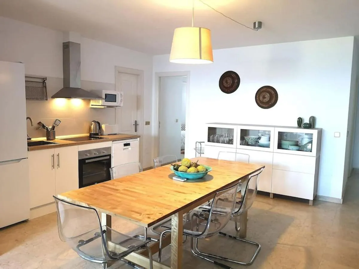 Image 4 of Modern apartment with pool on the beachfront in Marbella by SharingCo