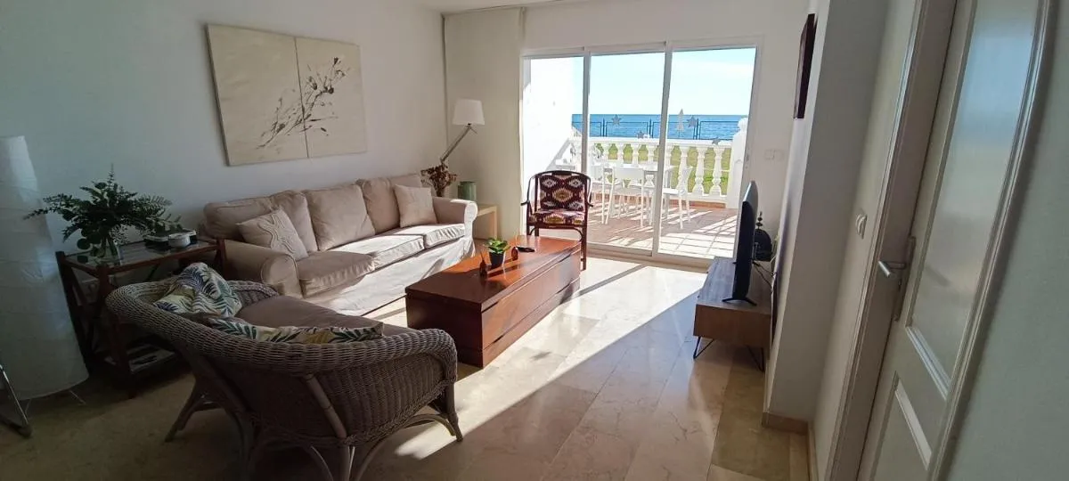 Image 3 of Modern apartment with pool on the beachfront in Marbella by SharingCo