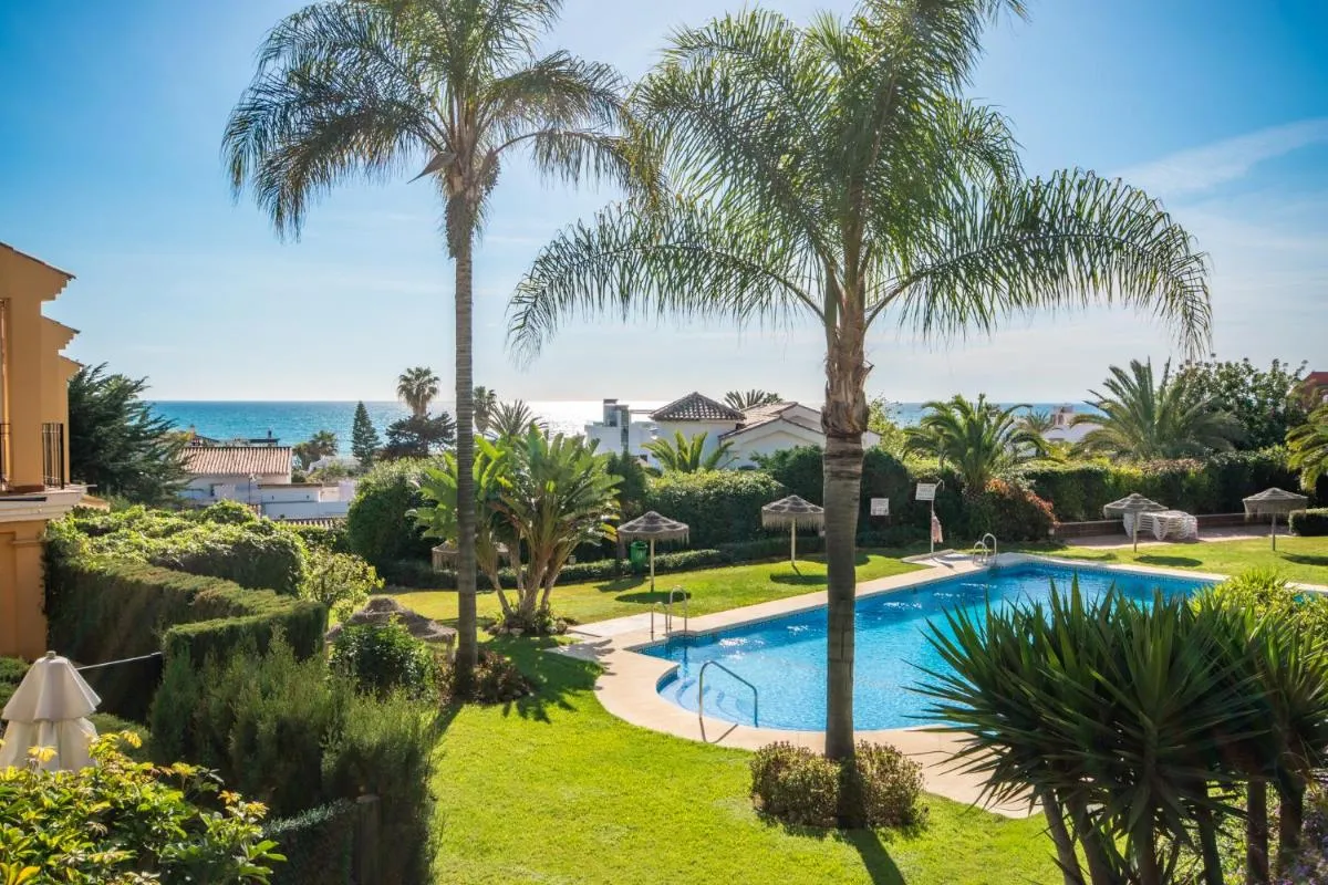 Image 1 of Modern beachside Penthouse with amazing sea views