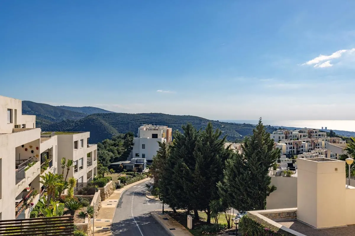 Image 6 of Modern, elite hillside home w/sea & mountain views