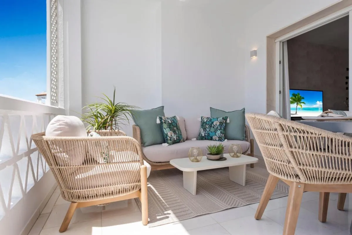 Image 2 of Moderno y luminoso apartamento en Las Gaviotas- Puerto Banús