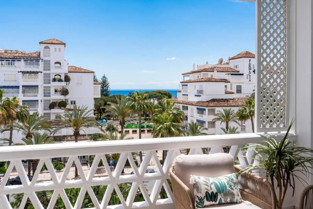 Image 3 of Moderno y luminoso apartamento en Las Gaviotas- Puerto Banús