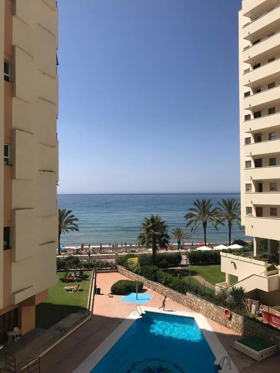 Image 3 of Neptuno Beachfront Apartments