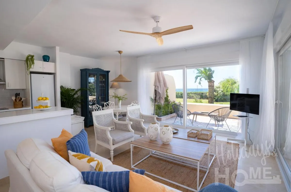 Image 2 of Neptuno II Beachfront Elviria,Sea views,lovely terrace and pool