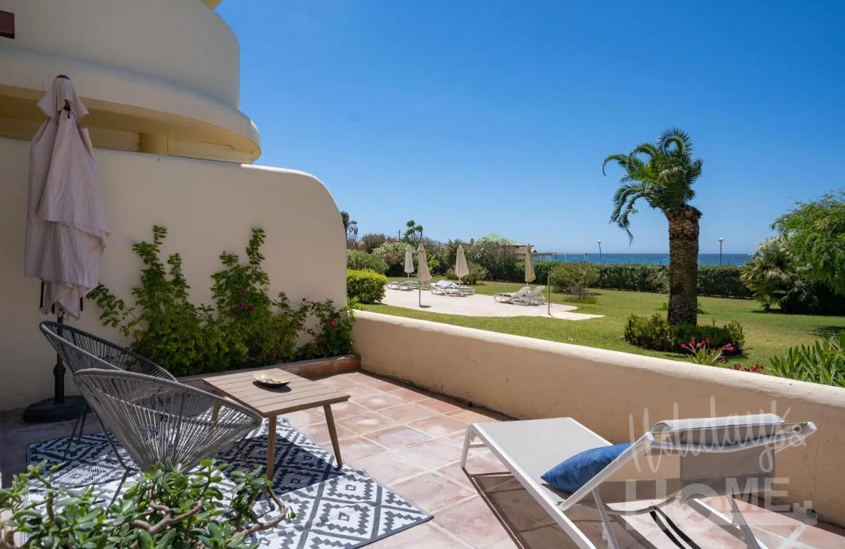 Image 3 of Neptuno II Beachfront Elviria,Sea views,lovely terrace and pool