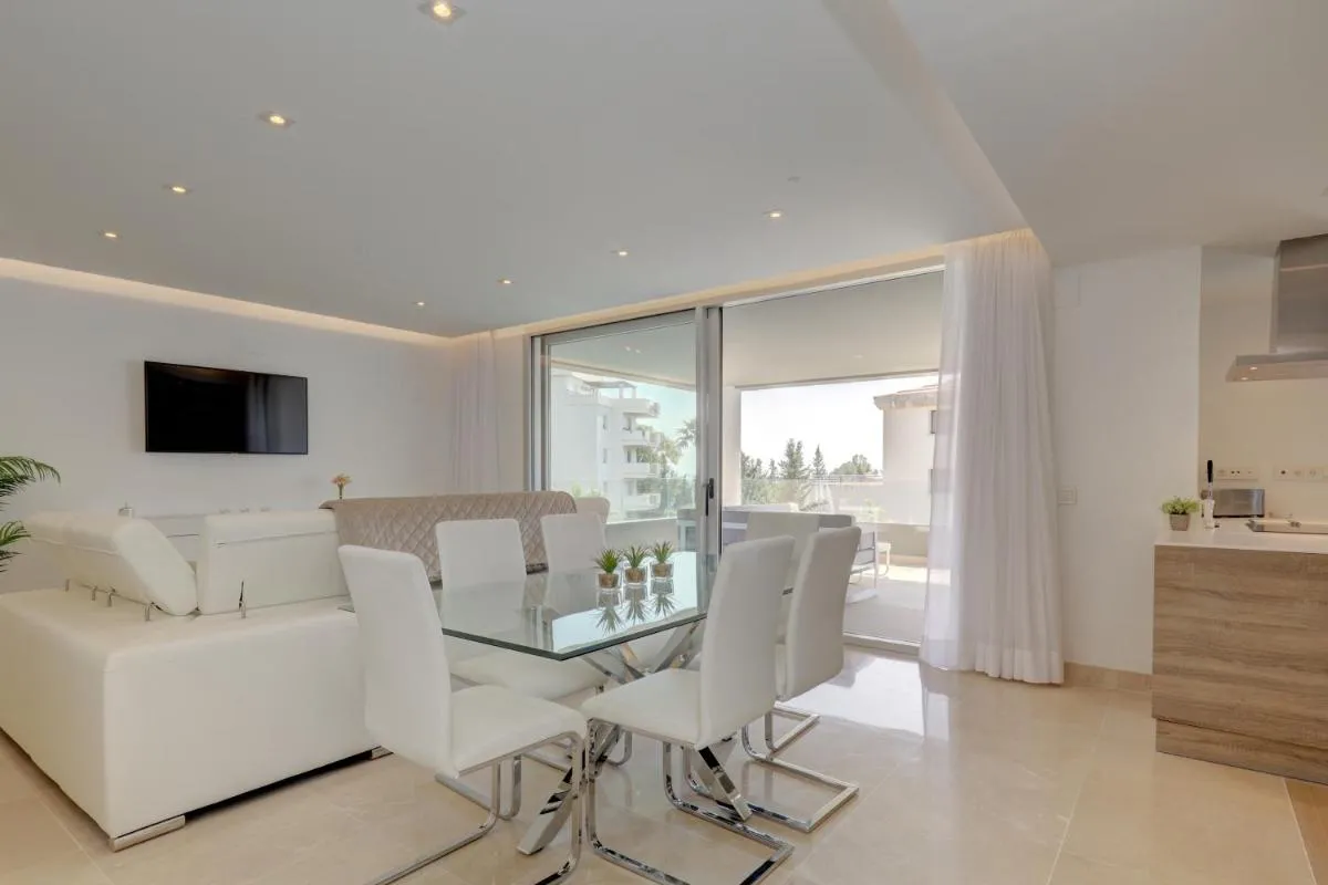 Image 3 of New Modern 3 Bed Apartment Puerto Banus