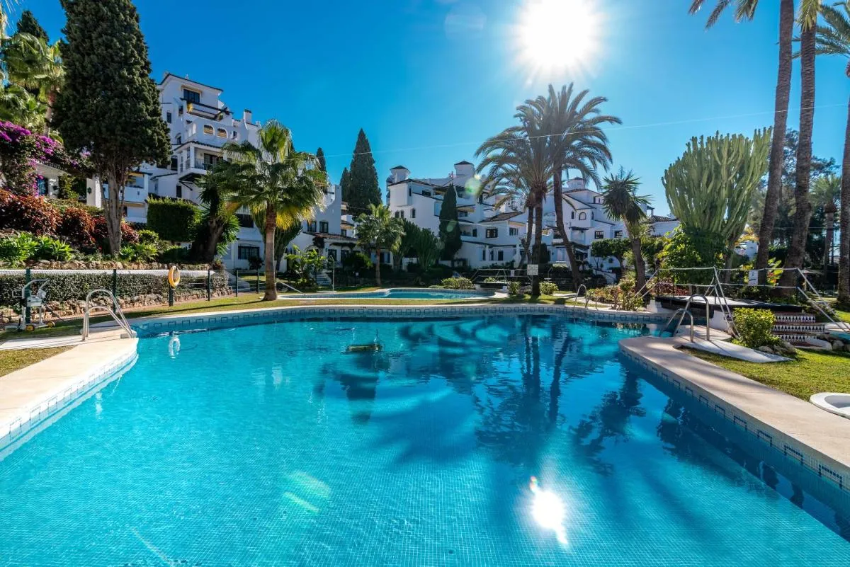 Image 4 of Newly renovated 3 bedroom apt next to Puerto Banús