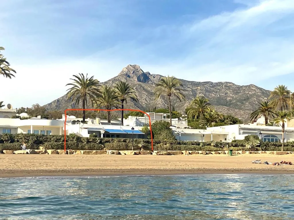 Image of OVERLOOKING BEACH , Central, quiet, parking, swimming pool