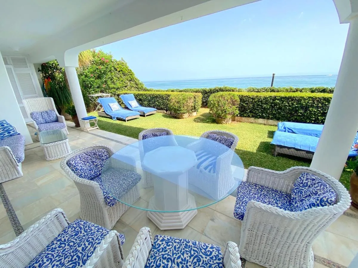 Image 1 of OVERLOOKING BEACH , Central, quiet, parking, swimming pool