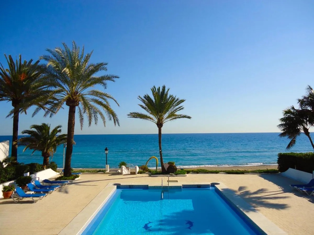 Image 6 of OVERLOOKING BEACH , Central, quiet, parking, swimming pool