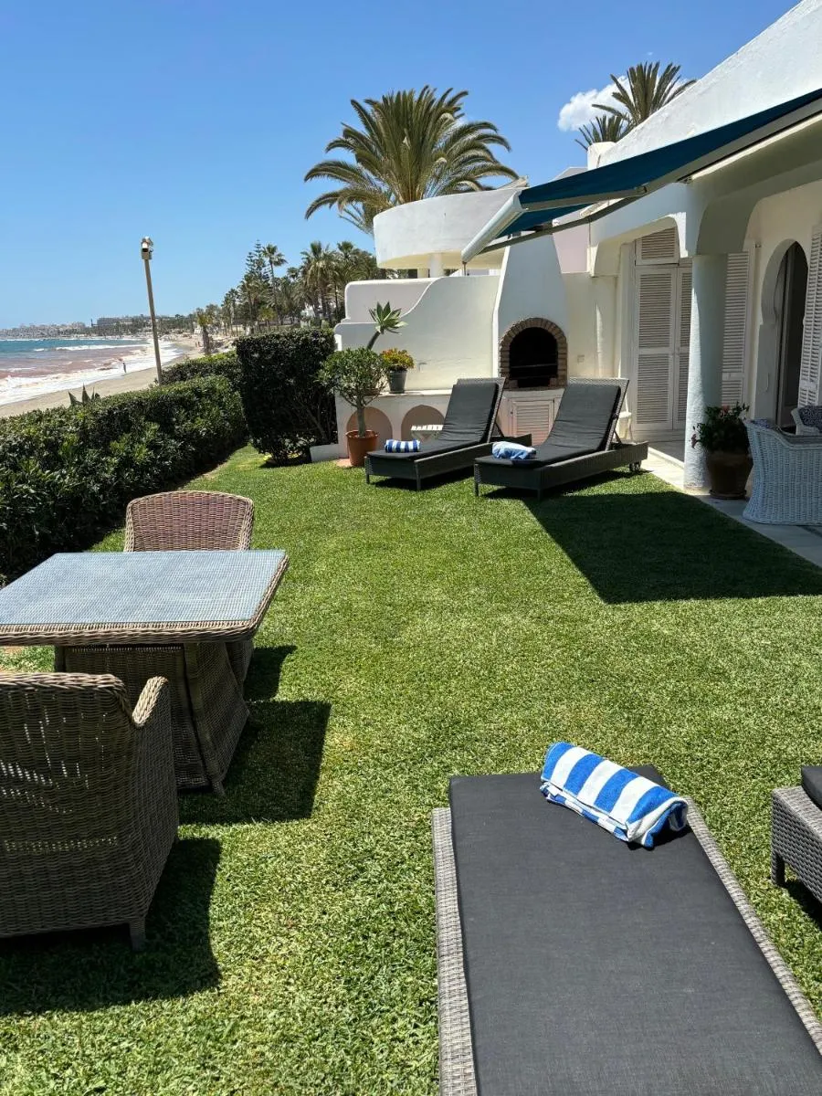 Image 4 of OVERLOOKING BEACH , Central, quiet, parking, swimming pool