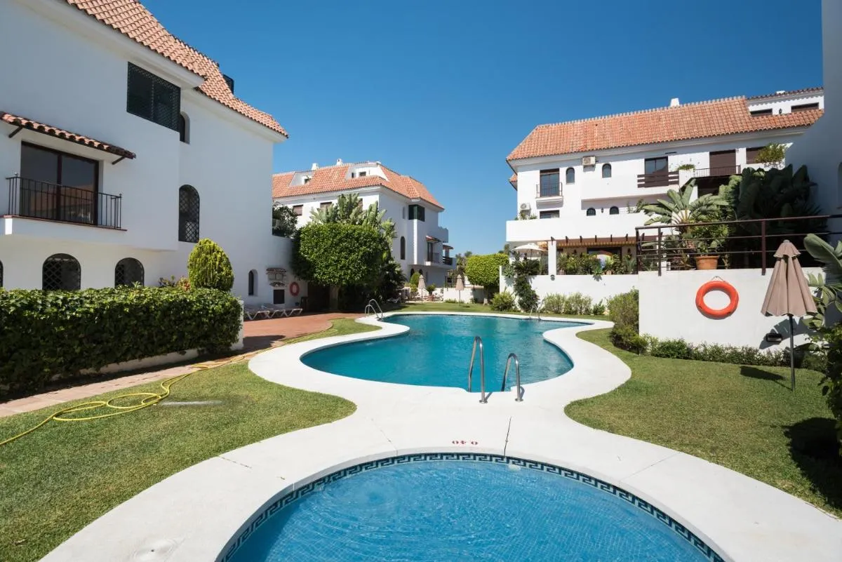 Image 2 of Oasis Lomas del Marbella Club