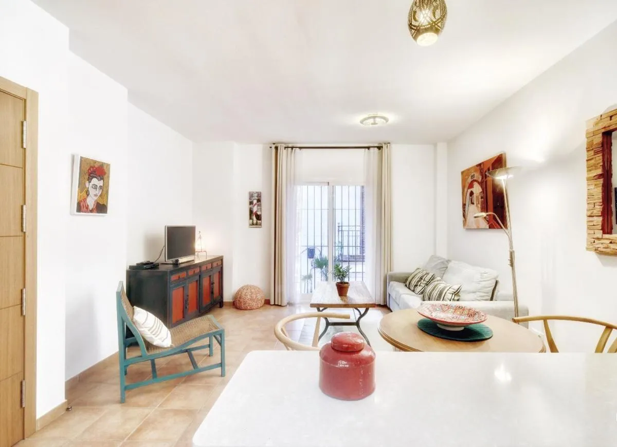 Image 5 of Old Town Apartment near the beach
