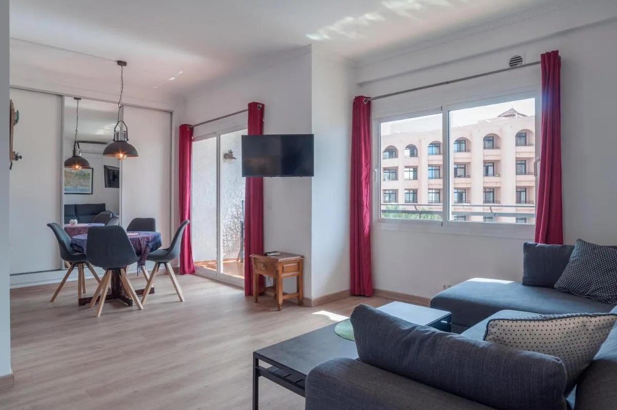 Image 1 of One bedroom apartment with sea views Marbella heart