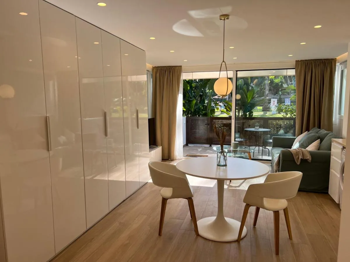 Image 6 of PARIS Suit I & PARIS SUITE II