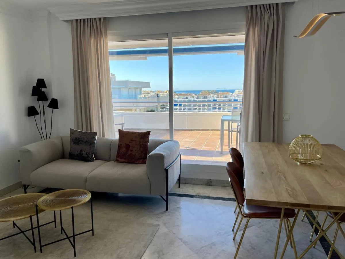 Image 4 of PUERTO BANUS BEACH ESPECTACULAR Atico