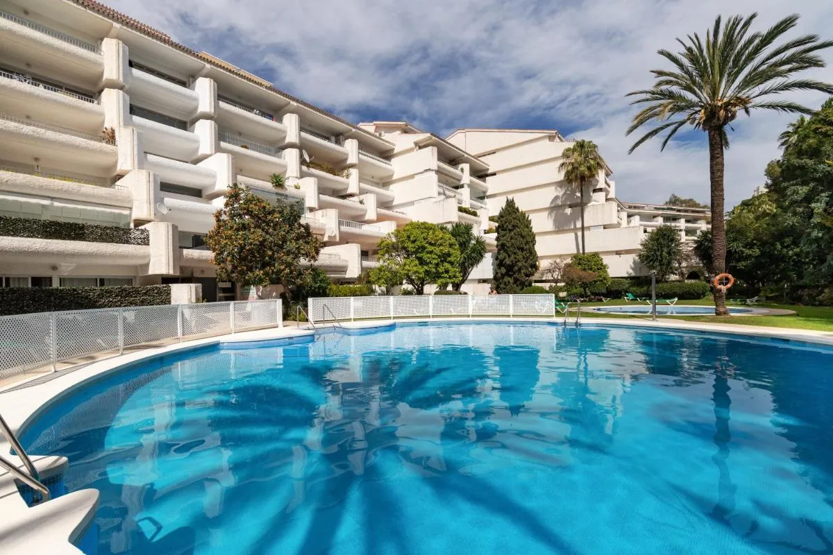 Image 1 of Paraiso del Mar parking y piscina 454