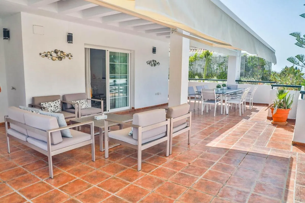 Image 1 of Penthouse Balcon de Puente Romano with Sea Views