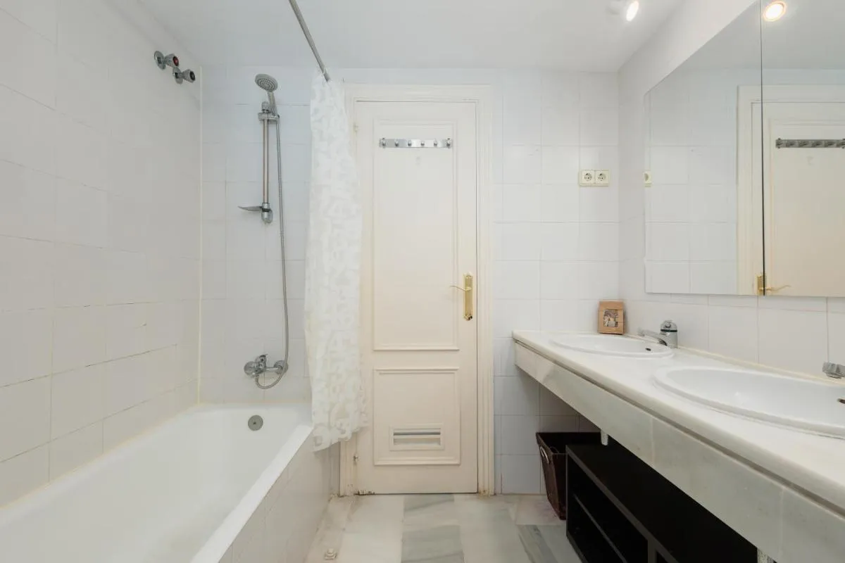Image 6 of Penthouse in Puerto Banus with sea and marina views