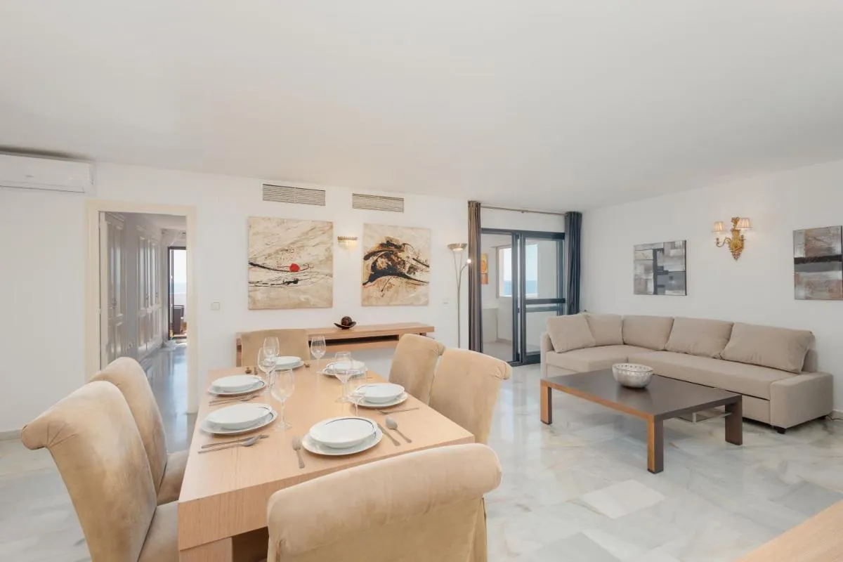 Image 2 of Penthouse in Puerto Banus with sea and marina views