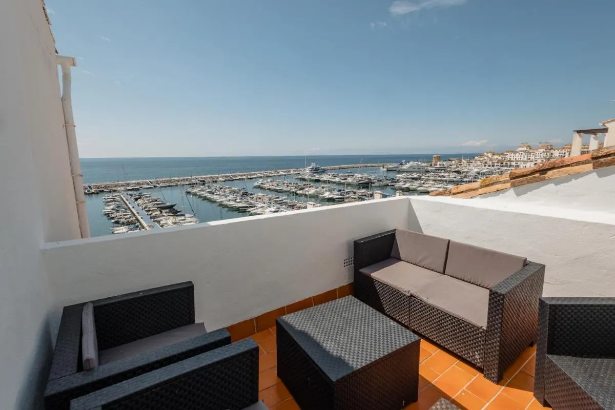 Image 5 of Penthouse in Puerto Banus with sea and marina views