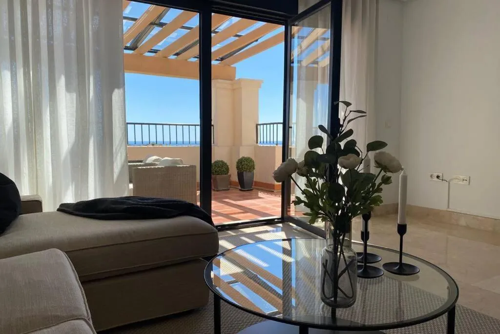 Image of Penthouse with sea views in Marbella